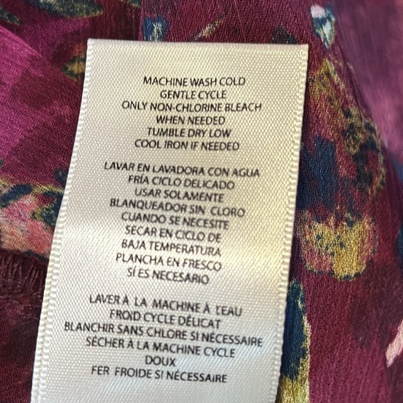 NWT Kut from the kloth burgundy floral wrap front top size medium - Picture 13 of 13